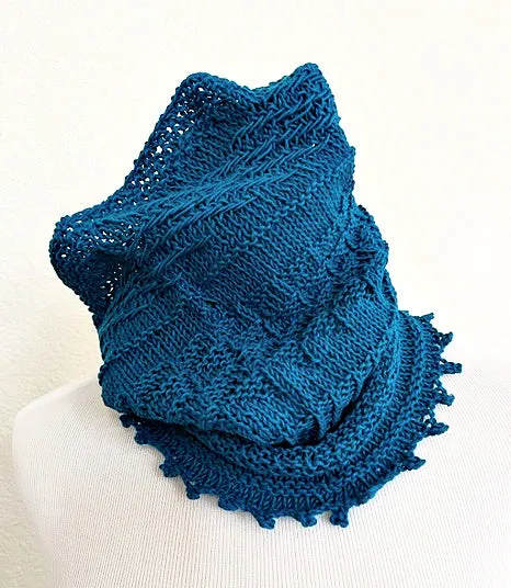 Picots and more cowl